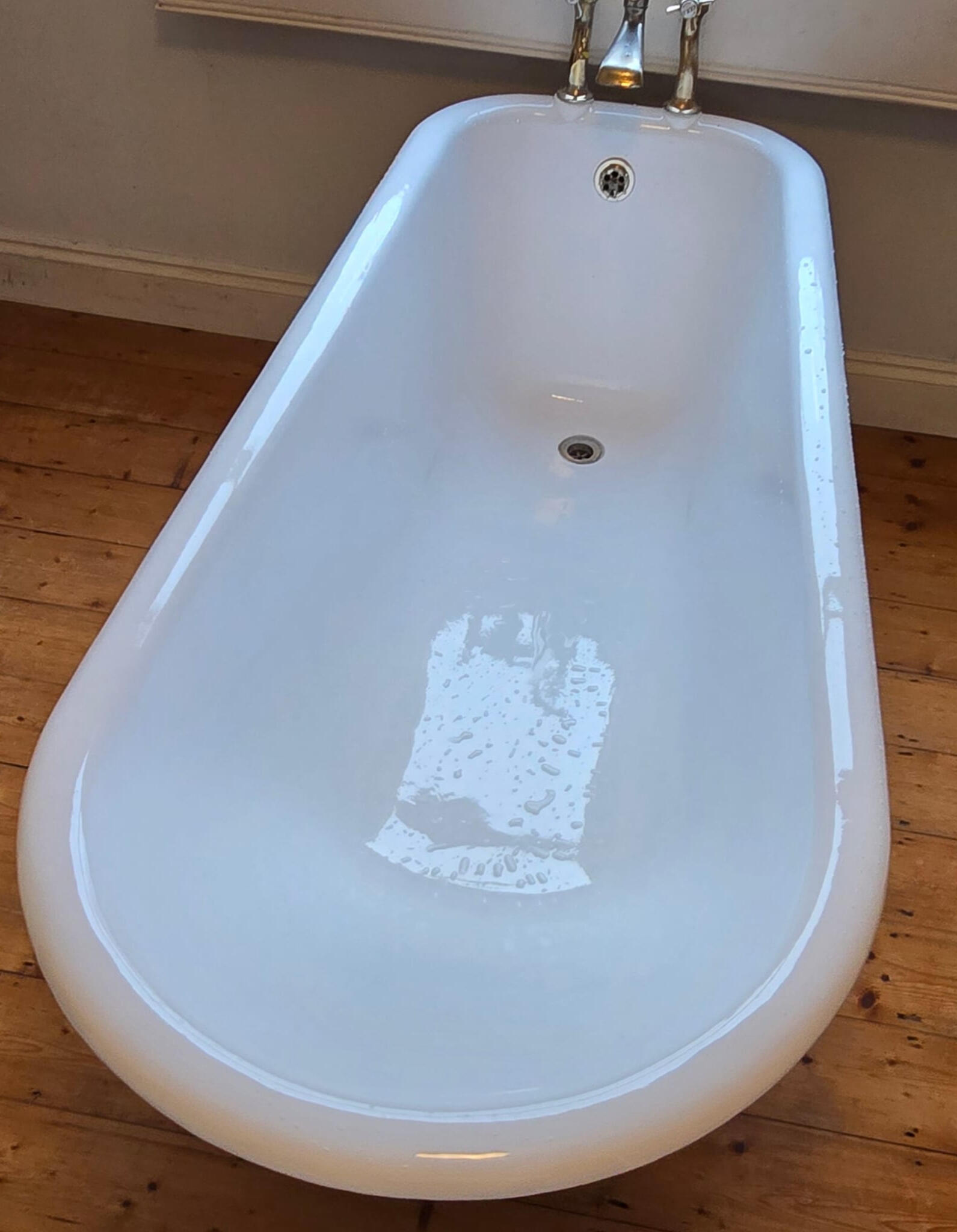 Reenamelling completion Cast iron bath re-enamelling and resurfacing in St John's, Worcester